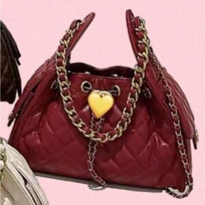 🩷Valentine Special!!🩷 New Listing!!Chic Red Quilted Shoulder Bag